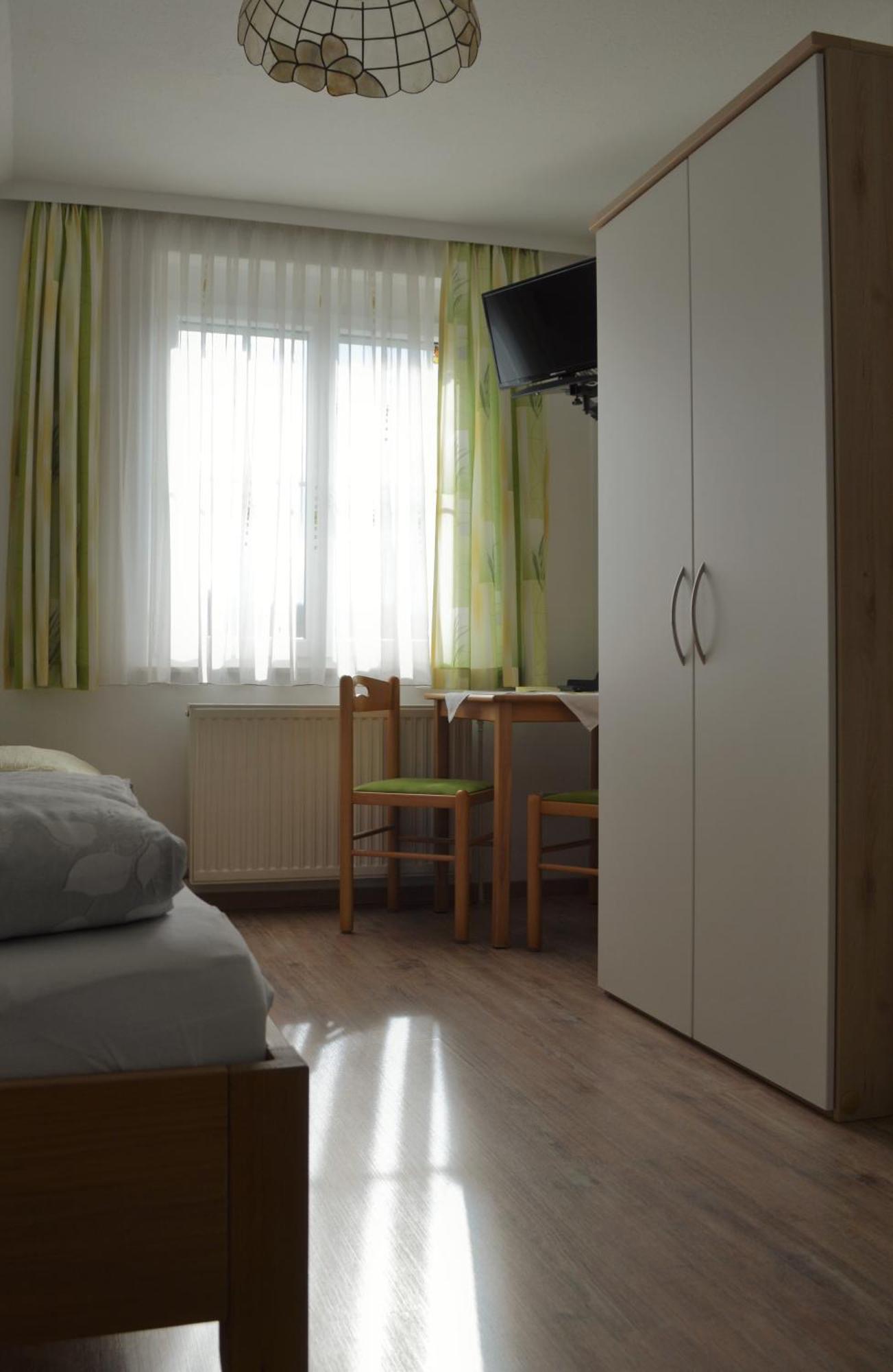 Fruehstueckspension Sterr Strebersdorf Dış mekan fotoğraf